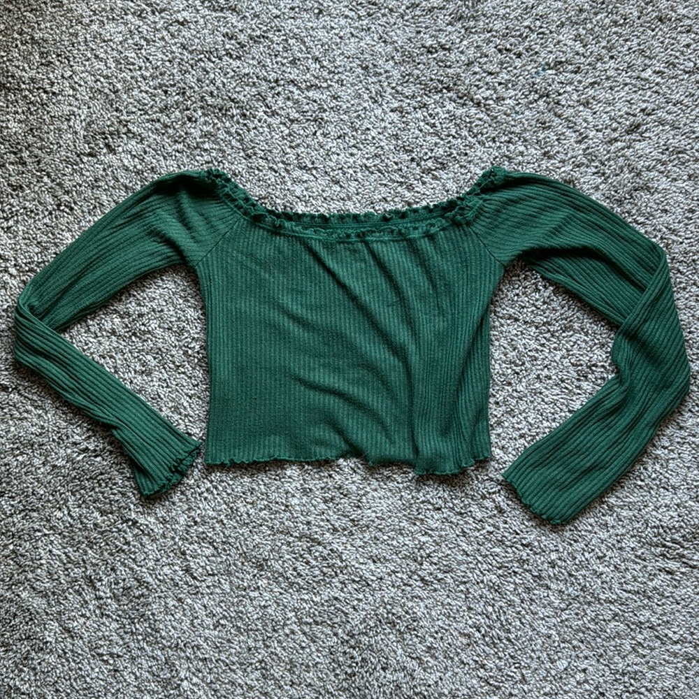 Me to We off the shoulder crop top